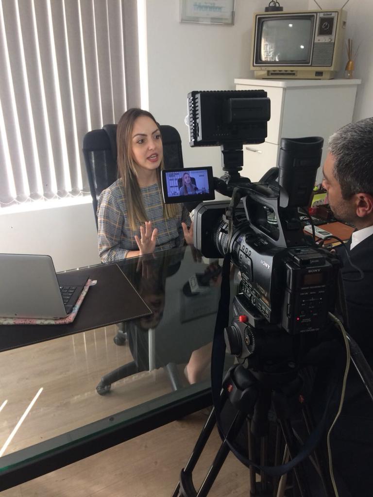 Bruna Marangoni em gravação